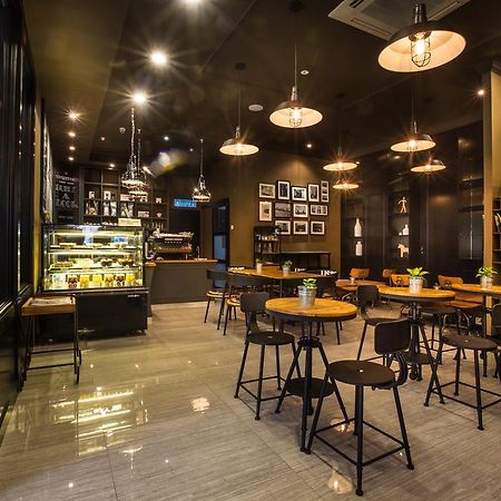Manhattan Business Hotel Damansara Perdana Petaling Jaya Exterior foto