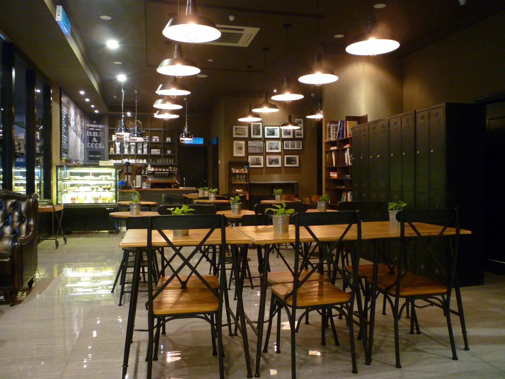 Manhattan Business Hotel Damansara Perdana Petaling Jaya Exterior foto
