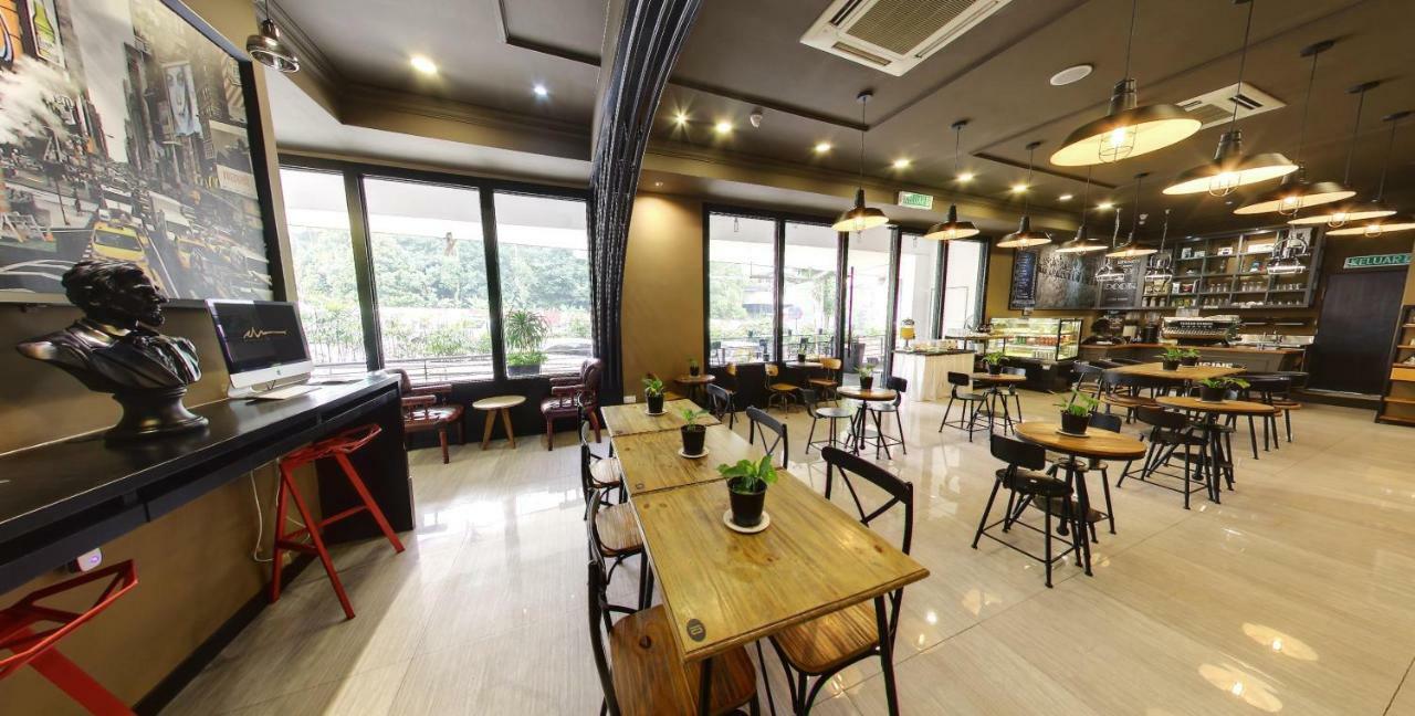 Manhattan Business Hotel Damansara Perdana Petaling Jaya Exterior foto